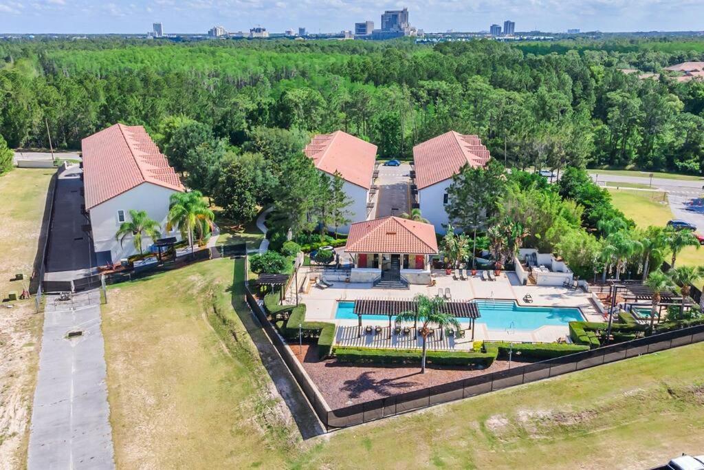 Cozy & Elegant 4Br Enchanted Townhouse - 1 Mile To Disney With Resort Pool, Gym, & Jacuzzi Orlando Eksteriør billede